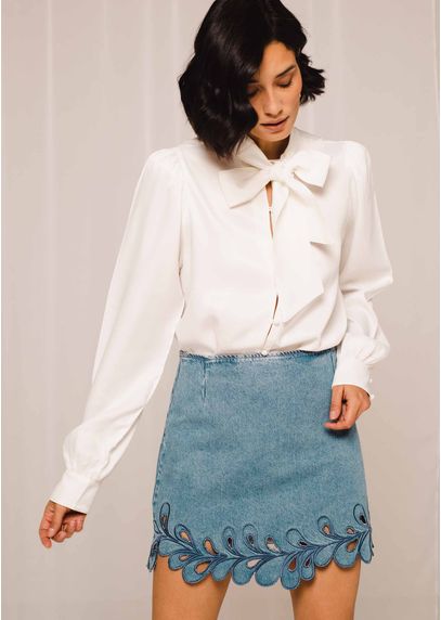 Saia Curta Jeans com Bordado Richelieu