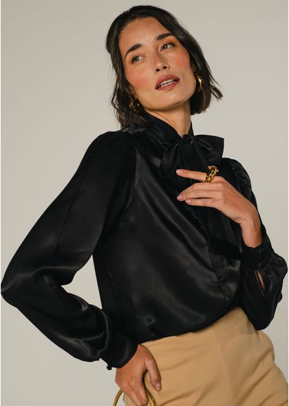 Camisa-em-Alfaiataria-Acetinada-com-Gola-Amarracao-Sensualite-PRETO-002-04972-M