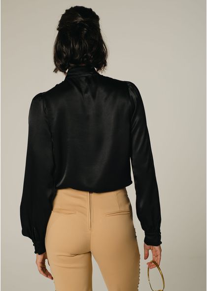 Camisa-em-Alfaiataria-Acetinada-com-Gola-Amarracao-Sensualite-PRETO-002-04972-M