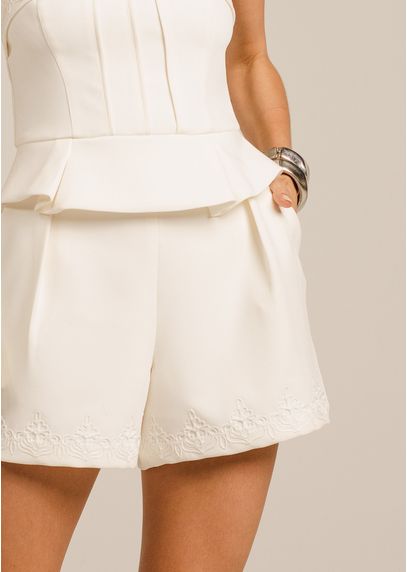 Short de Alfaiataria: Sofisticação e um Toque Moderno