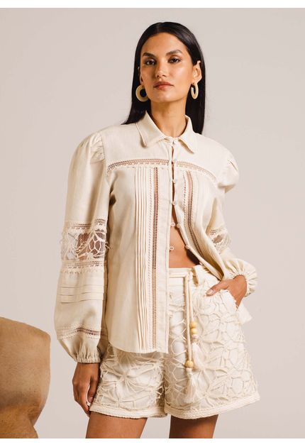Camisa-em-Linho-e-Guipir-com-Pregas-Frontais-Artemis-CRU-028-05120-GG