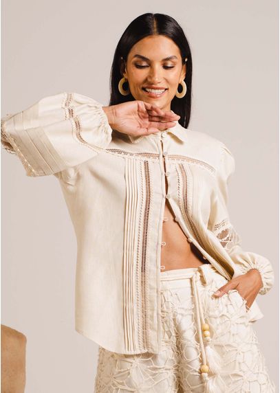 Camisa-em-Linho-e-Guipir-com-Pregas-Frontais-Artemis-CRU-028-05120-GG