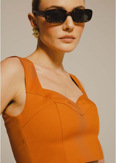 Cropped-Alfaiataria-Portinari-com-Decote-Coracao-Tiana-CARAMELO-030-04992-PP