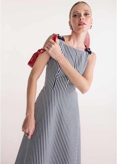 Vestido-Midi-em-Sarja-com-Lacos-Azul