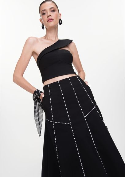 Conjunto-Saia-Midi-e-Cropped-em-Sarja-Estruturada-Guiselda-PRETO-002-05420-PP