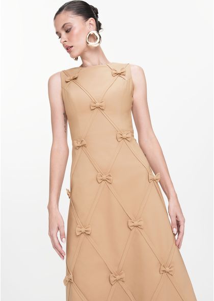 Vestido-Midi-em-Sarja-Estruturada-com-Lacos-Bordados-Mizaela-CARAMELO-030-05446-PP