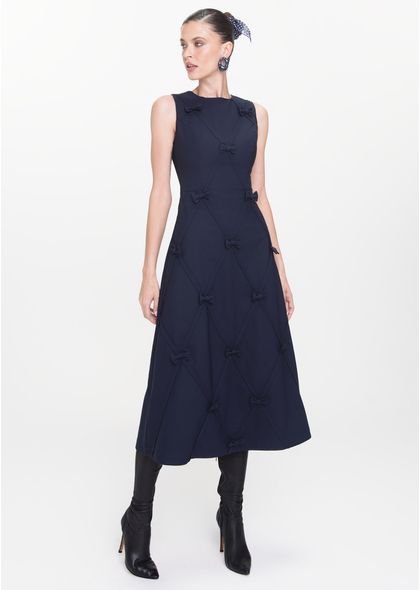 Vestido-Midi-em-Sarja-Estruturada-com-Lacos-Bordados-Mizaela-MARINHO-036-05446-PP