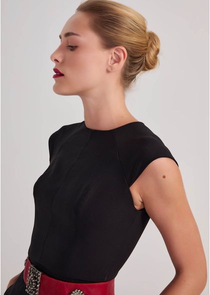 Vestido-Midi-em-Sarja-Estruturada-com-Mangas-Tamoyo-PRETO-002-05447-P