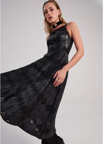 Vestido-Midi-em-Poliuretano-Bordado-com-Recorte-Princesa-Carla-PRETO-002-05202-PP