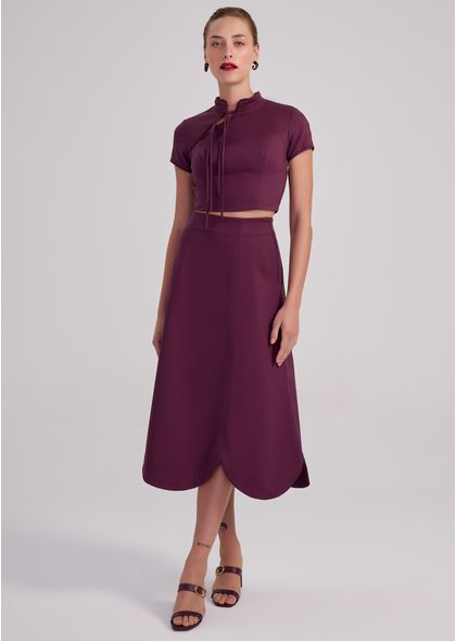 Conjunto-Cropped-e-Saia-Midi-em-Sarja-Estruturada-Yumi-VINHO-042-05440-PP