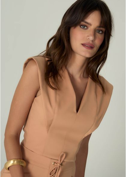 Cropped-em-Sarja-Estruturada-com-Decote-em-V-Benedita-BEGE-003-05485-PP