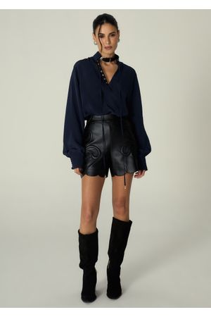 Shorts-em-Poliuretano-com-Bordado-na-Barra-Yoko-PRETO-002-05503-PP