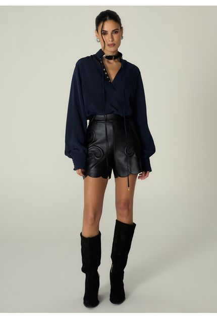 Shorts-em-Poliuretano-com-Bordado-na-Barra-Yoko-PRETO-002-05503-PP