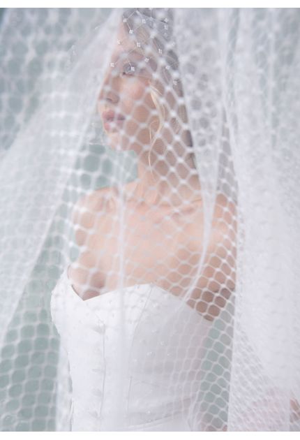 Vestido-de-Noiva-em-Cetim-Tomara-que-Caia-Zarina-Bridal