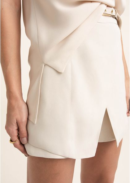 Shorts-Saia-em-Alfaiataria-Transpassado-com-Bolsos-Clarisse-BEGE-003-05546-PP