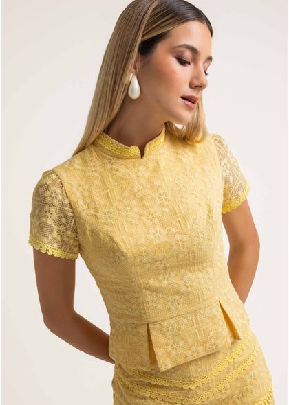 Blusa-Peplum-em-Organza-Bordada-com-Gola-Padre-Luana-AMARELO-014-05557-PP