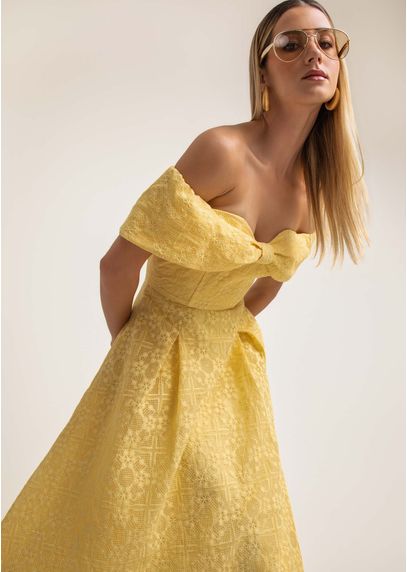 Vestido-Midi-em-Organza-Bordada-Ombro-a-Ombro-Luana-AMARELO-014-05574-PP