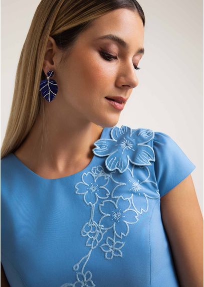 Vestido-Curto-em-Sarja-Estruturada-com-Bordado-Cerejeira-Kyoto-AZUL-009-05564-P
