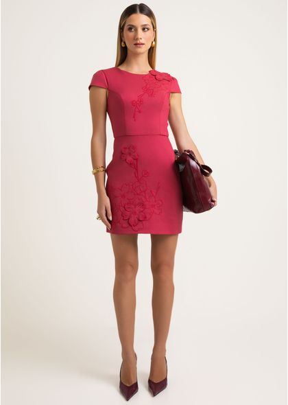 Vestido-Curto-em-Sarja-Estruturada-com-Bordado-Cerejeira-Kyoto-VINHO-042-05564-PP